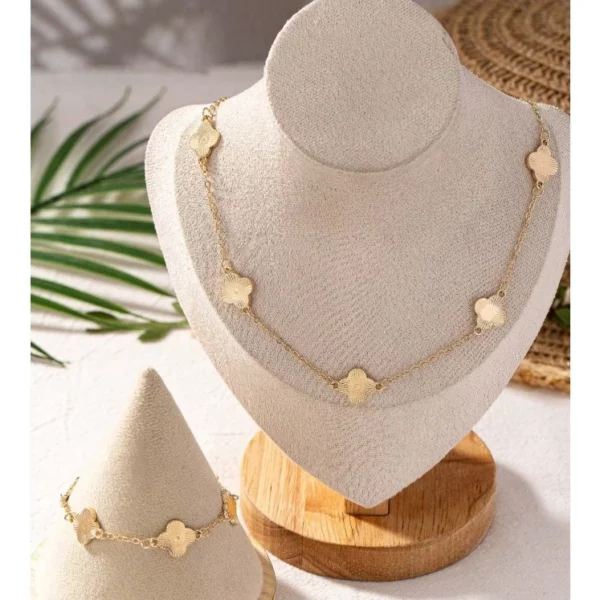 Bộ Vòng cổ và vòng tay có cỏ ba lá & 5 bông hoa